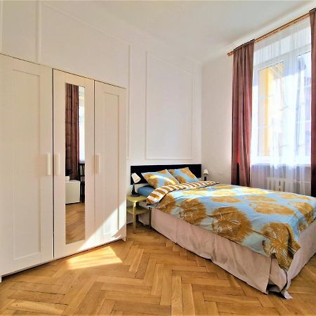 J&W Apartments Swietojanska Rooms Varsovia Exterior foto