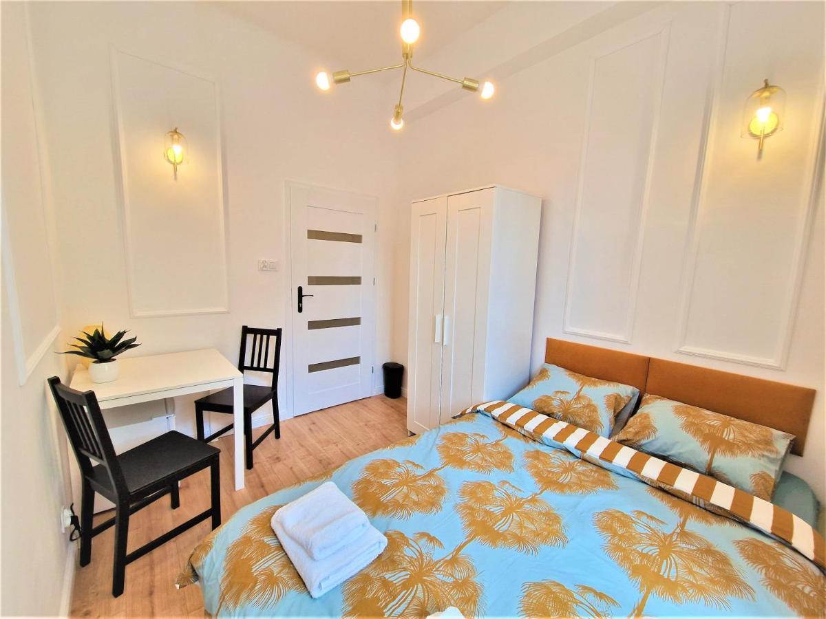 J&W Apartments Swietojanska Rooms Varsovia Exterior foto