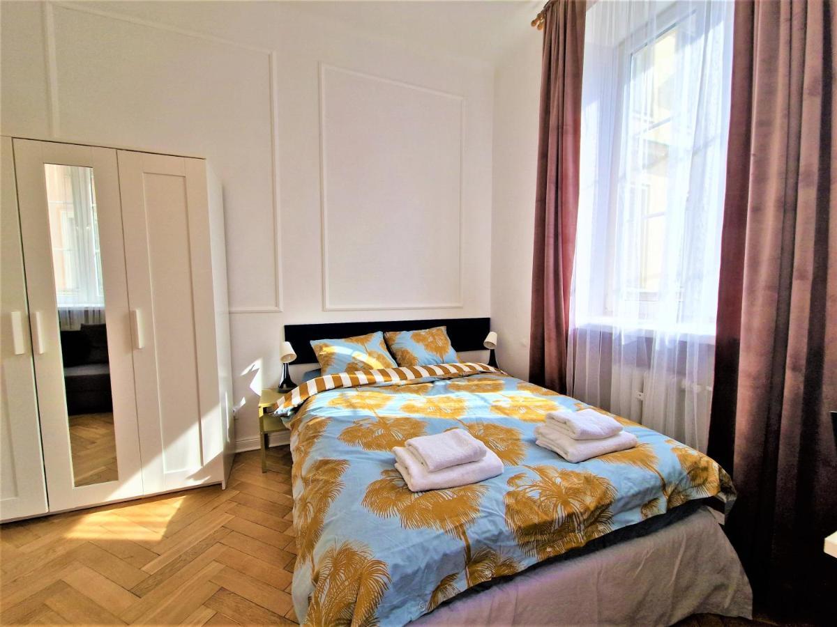 J&W Apartments Swietojanska Rooms Varsovia Exterior foto