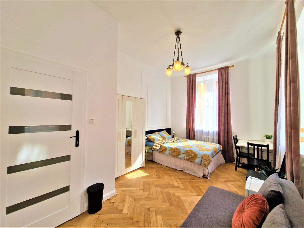 J&W Apartments Swietojanska Rooms Varsovia Exterior foto