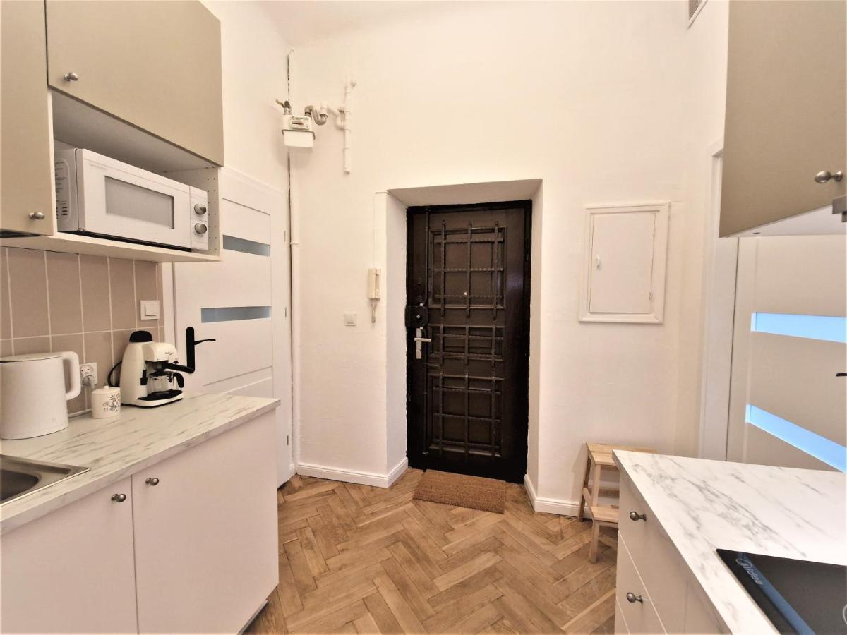 J&W Apartments Swietojanska Rooms Varsovia Exterior foto