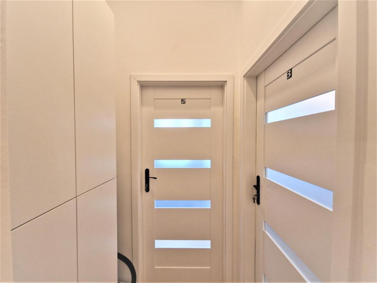 J&W Apartments Swietojanska Rooms Varsovia Exterior foto