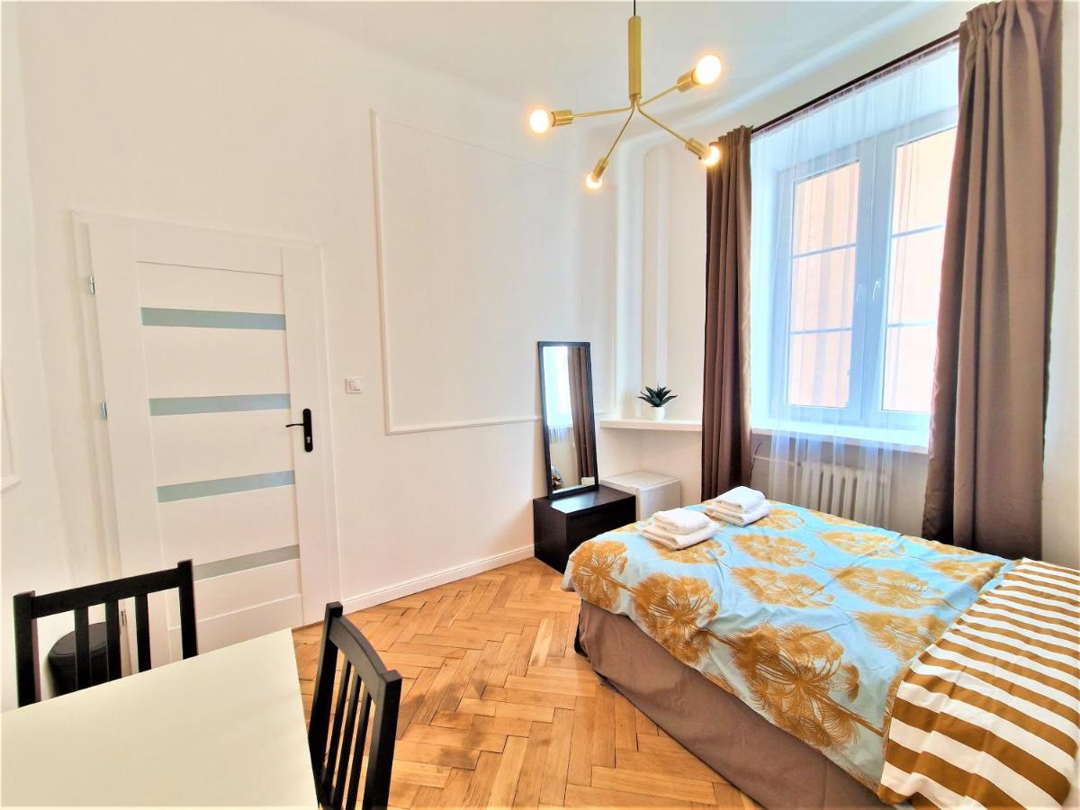 J&W Apartments Swietojanska Rooms Varsovia Exterior foto